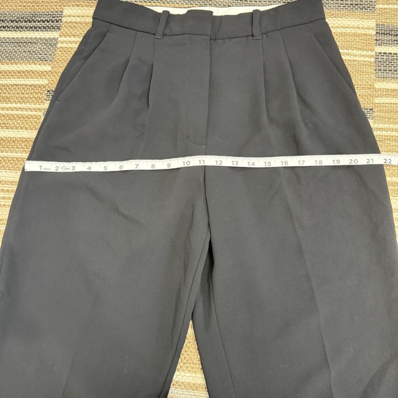 Aritzia Wilfred The Effortless Pant Women's Size 10 Black Pleated High Rise - Picture 11 of 16